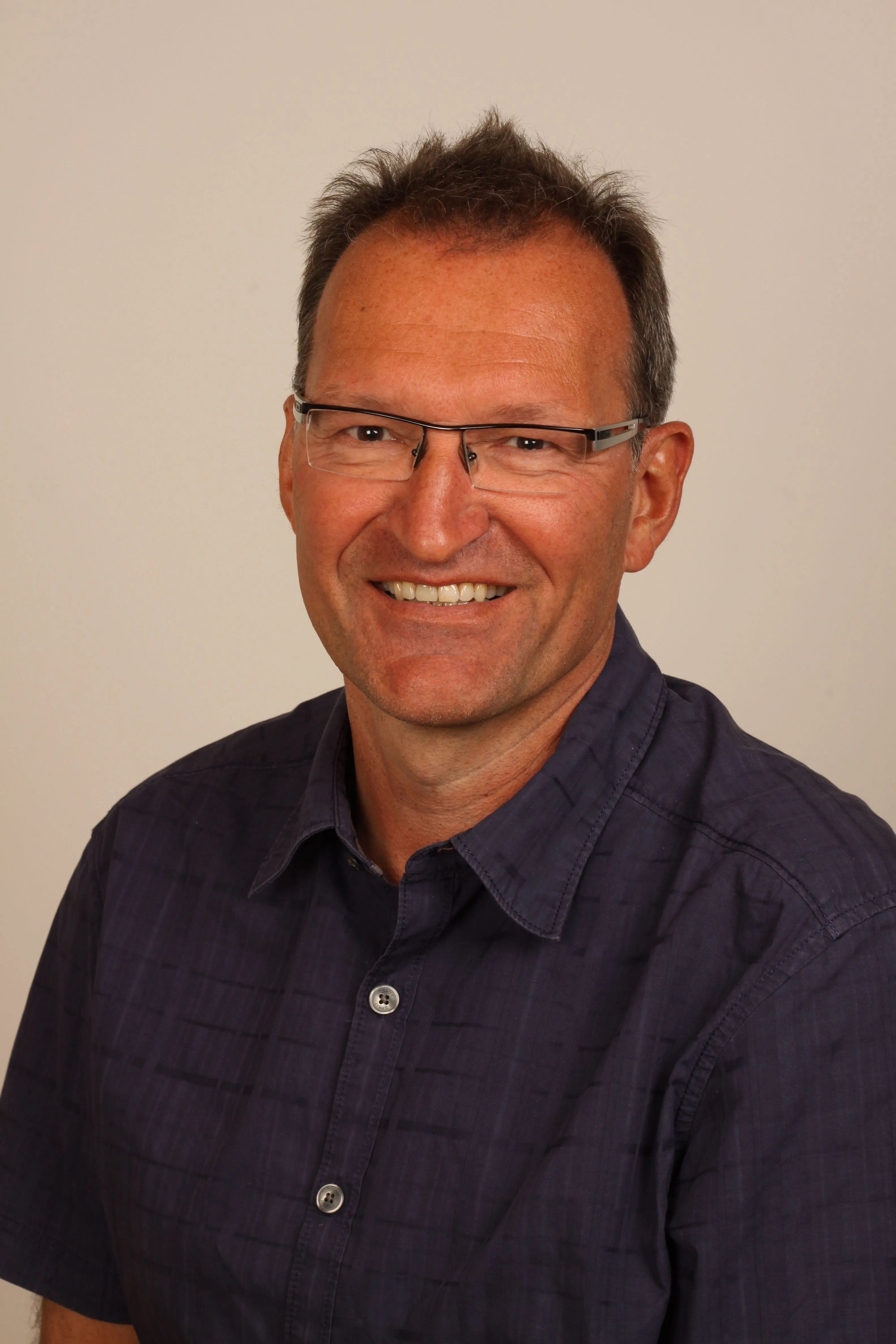 Auf dem Foto ist Herr Pfarrer Schürmann zu sehen
